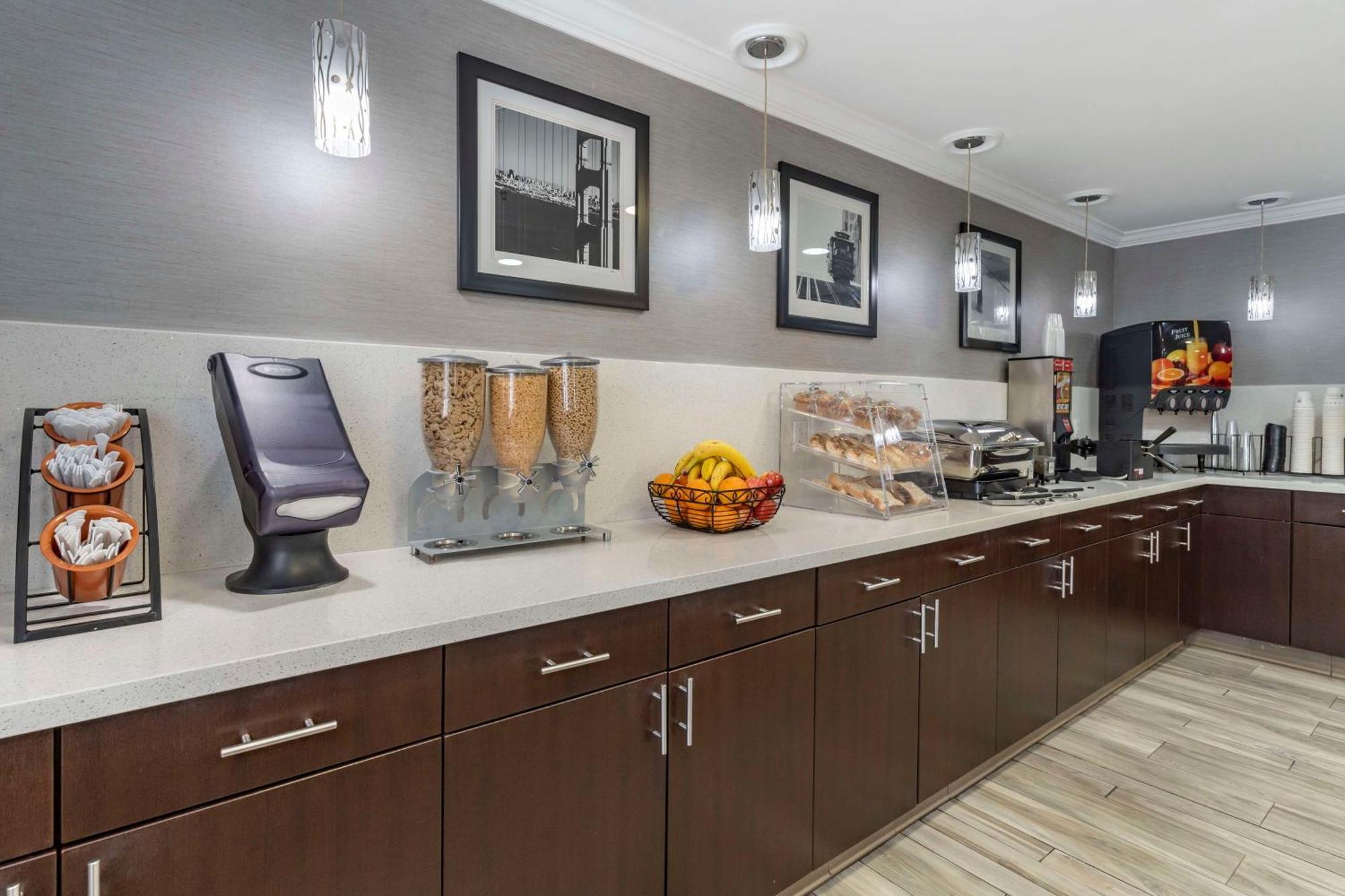 Best Western Plus Vineyard Inn Ливермор Экстерьер фото